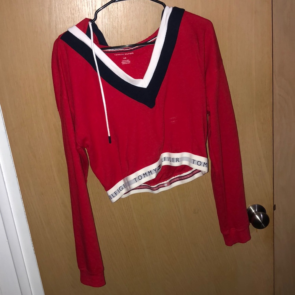 Tommy Hilfiger crop sweatshirt!